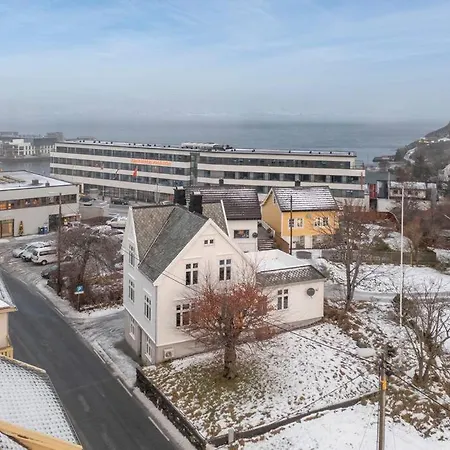 Apartment Sentrumsnaer Leilighet Med Hoy Standard Til Utleie. *